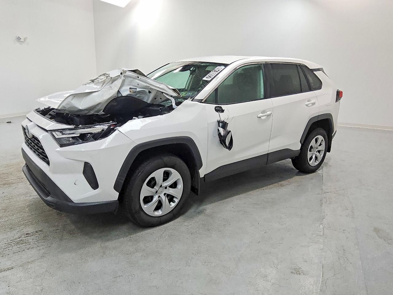 2024 TOYOTA RAV4 LE — Front 3/4