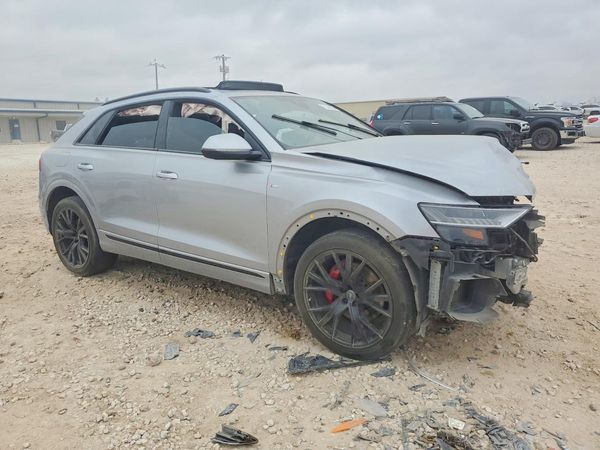 2021 AUDI Q8