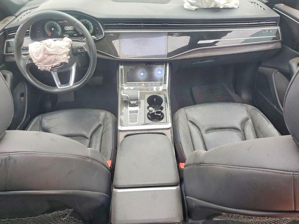 2021 AUDI Q8