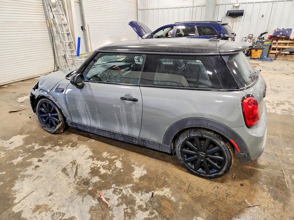 2018 MINI COOPER