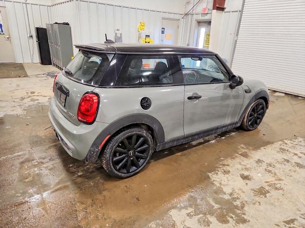 2018 MINI COOPER