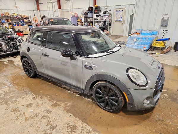 2018 MINI COOPER