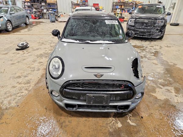 2018 MINI COOPER