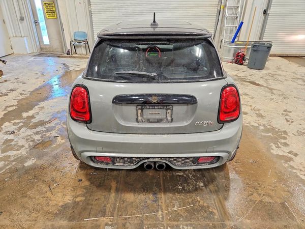 2018 MINI COOPER