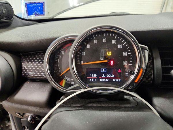 2018 MINI COOPER