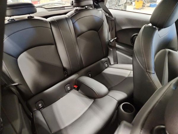 2018 MINI COOPER