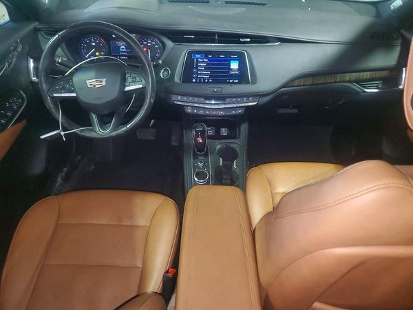 2022 CADILLAC XT4 Premium Luxury