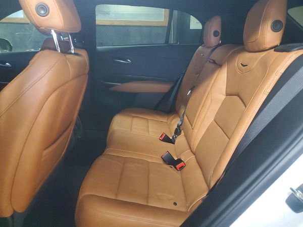 2022 CADILLAC XT4 Premium Luxury