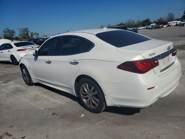 2015 INFINITI Q70