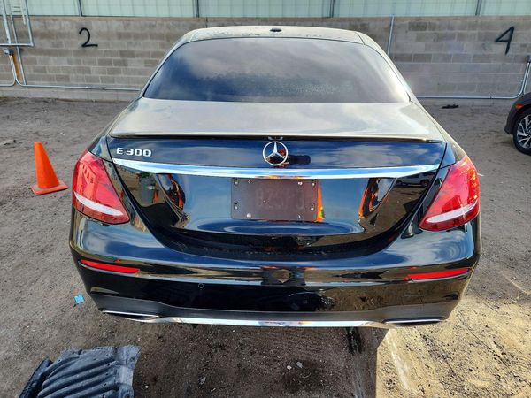 2018 MERCEDES-BENZ E E300