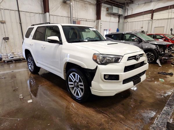 2022 TOYOTA 4RUNNER TRD Sport
