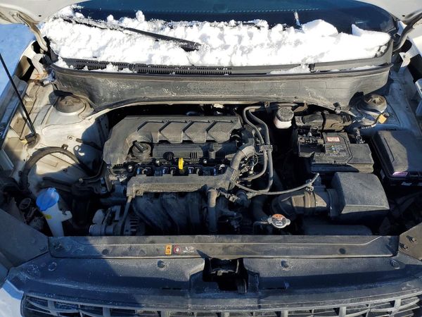 2023 HYUNDAI VENUE SE — Engine bay
