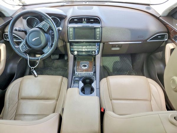 2017 JAGUAR F-PACE Prestige — CKPT