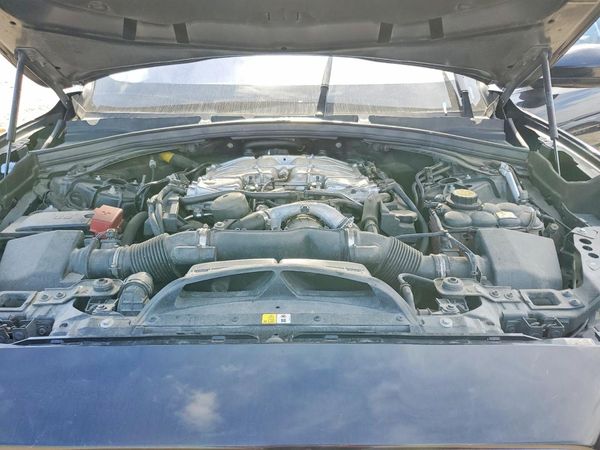 2017 JAGUAR F-PACE Prestige — Engine bay
