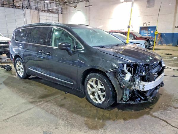 2017 CHRYSLER PACIFICA Touring L Plus