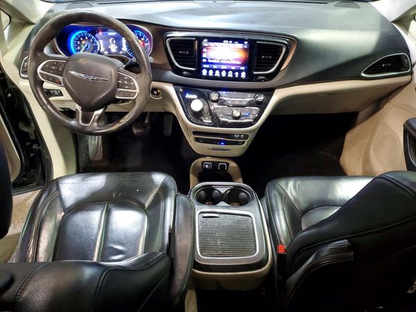 2017 CHRYSLER PACIFICA Touring L Plus