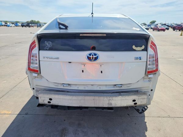 2015 TOYOTA PRIUS — DIRR