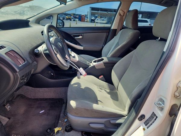2015 TOYOTA PRIUS — DENT
