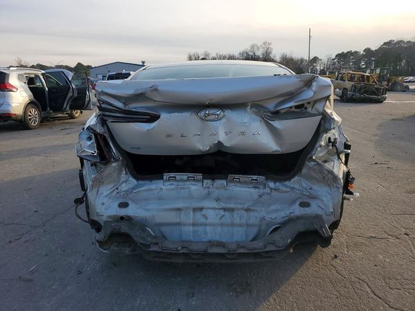 2019 HYUNDAI ELANTRA SE