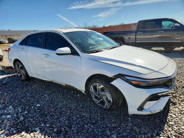 2024 HYUNDAI ELANTRA SEL w/ Convenience Pkg