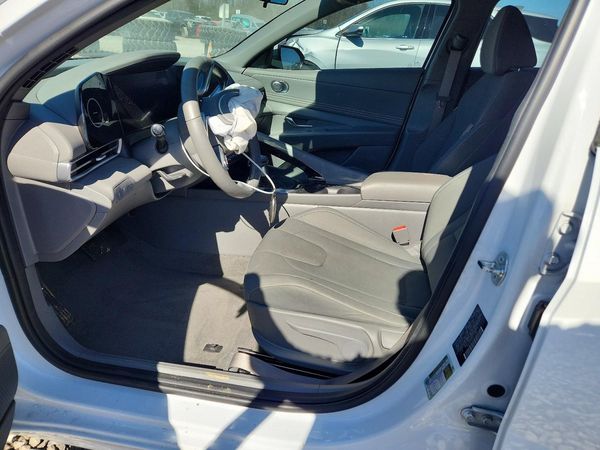 2024 HYUNDAI ELANTRA SEL w/ Convenience Pkg