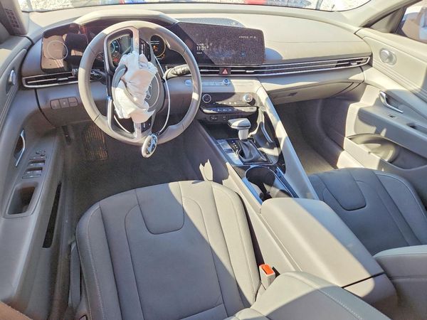 2024 HYUNDAI ELANTRA SEL w/ Convenience Pkg