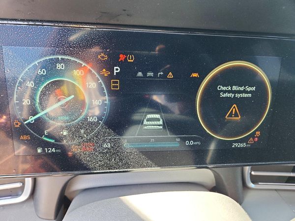 2024 HYUNDAI ELANTRA SEL w/ Convenience Pkg