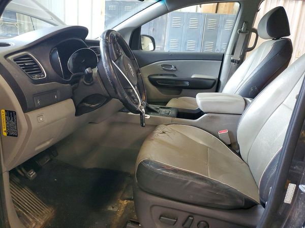 2017 KIA SEDONA LX