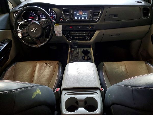 2017 KIA SEDONA LX
