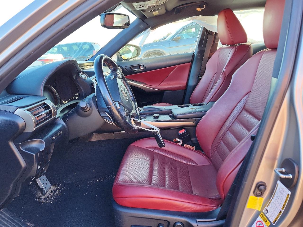 2016 LEXUS IS 200T