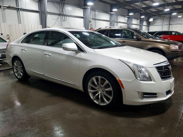 2017 CADILLAC XTS Luxury