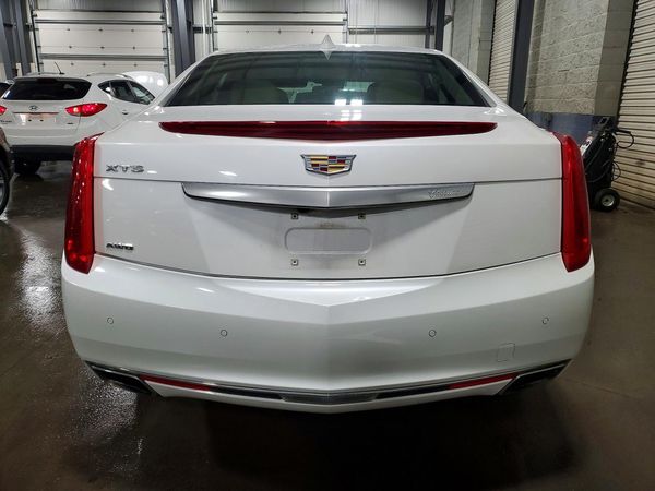 2017 CADILLAC XTS Luxury