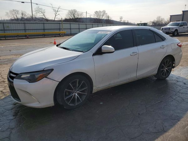 2016 TOYOTA CAMRY