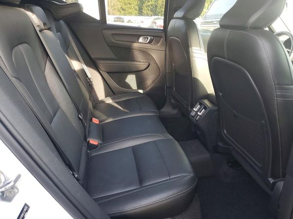 2020 VOLVO XC40