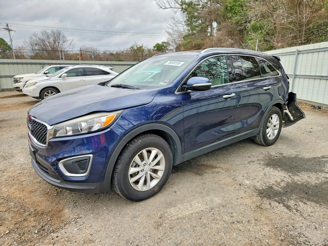 2017 KIA SORENTO L, LX