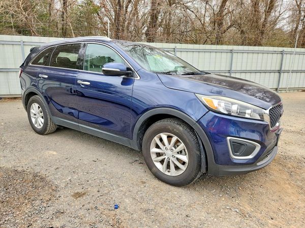 2017 KIA SORENTO L, LX