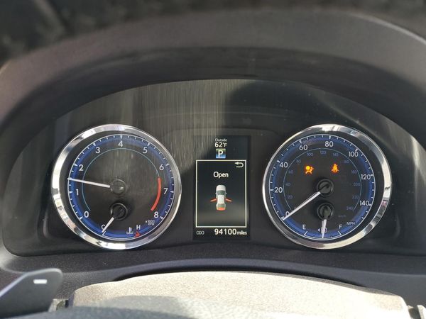 2017 TOYOTA COROLLA