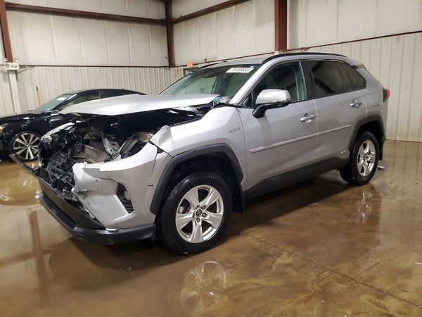 2020 TOYOTA RAV4 XLE HV — Front 3/4
