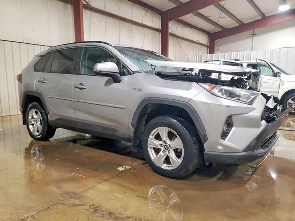 2020 TOYOTA RAV4 XLE HV — Passenger 3/4