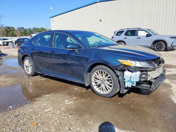 2018 TOYOTA CAMRY