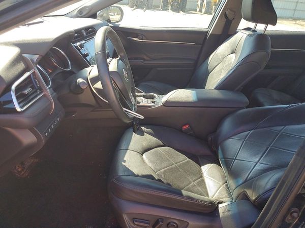 2018 TOYOTA CAMRY