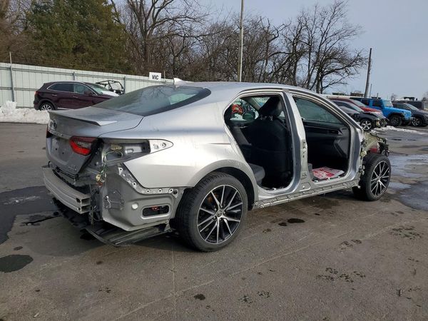 2022 TOYOTA CAMRY