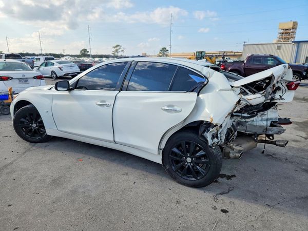 2015 INFINITI Q50 — DSRA