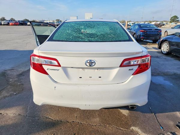 2014 TOYOTA CAMRY