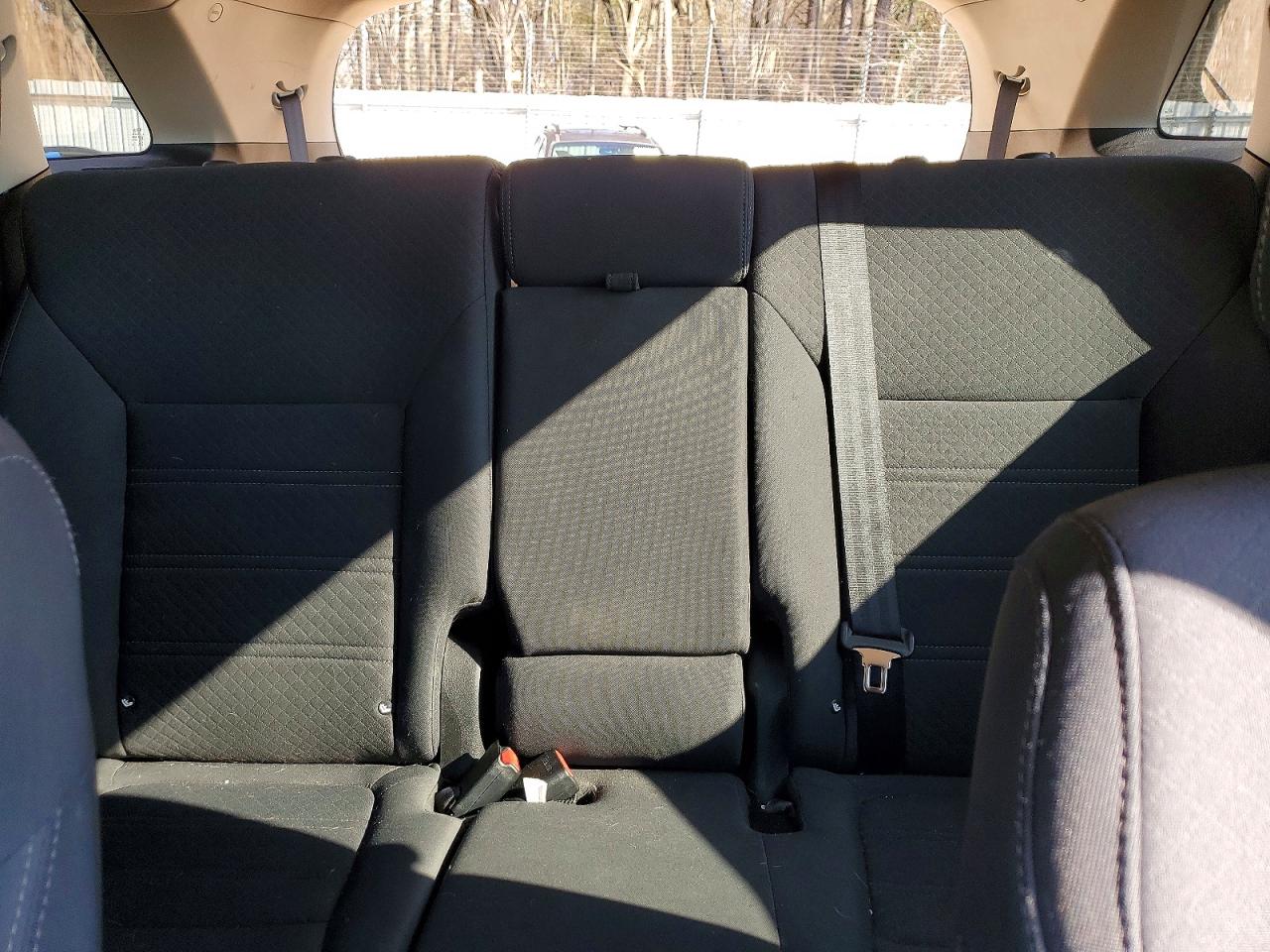 2016 KIA SORENTO L / LX