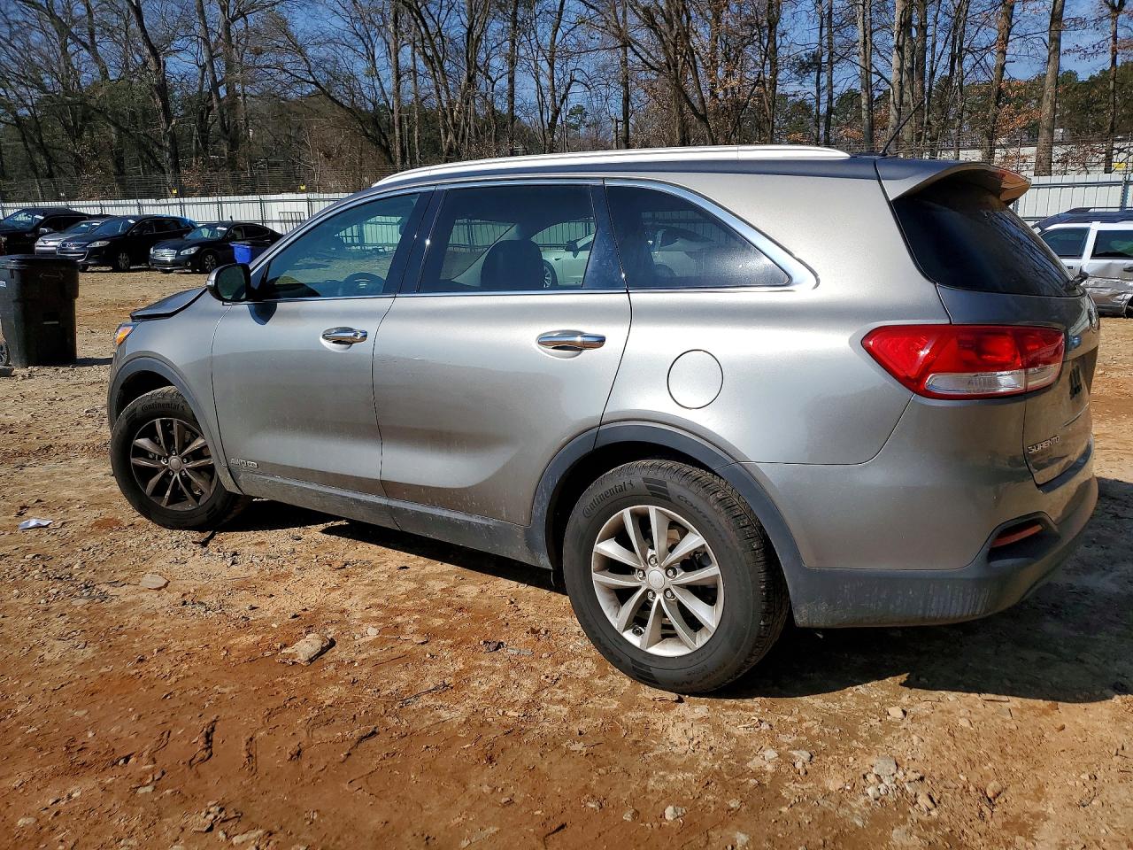 2016 KIA SORENTO L / LX