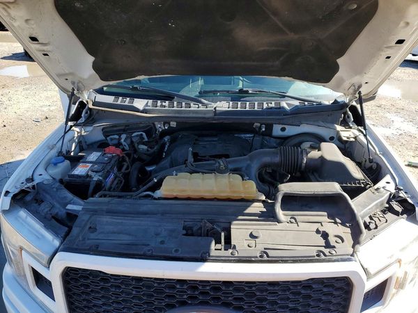 2018 FORD F150 — Engine bay