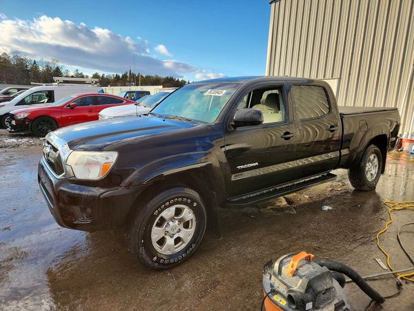 2015 TOYOTA TACOMA Delux Grade