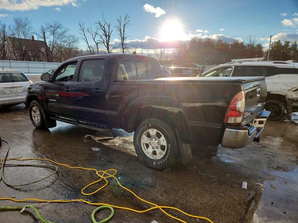 2015 TOYOTA TACOMA Delux Grade