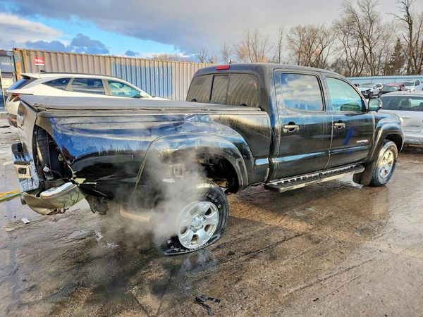 2015 TOYOTA TACOMA Delux Grade